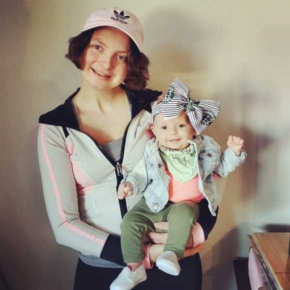 Meet your Posher, Tiffany - Picture 2 of 2